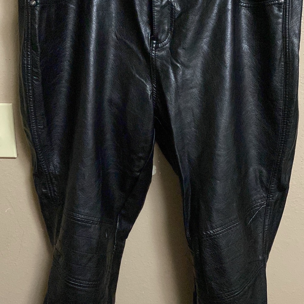 Torrid by Rebel WILSON VEGAN LEATHER SKINNY ANKLE ZIPPER PANTS size 20 - Picture 2 of 2